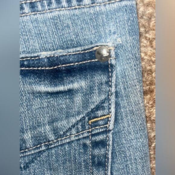 GAP Original Low Rise Cropped Jeans Womens Size 6 R Medium Wash Denim Minimalist - Picture 8 of 9